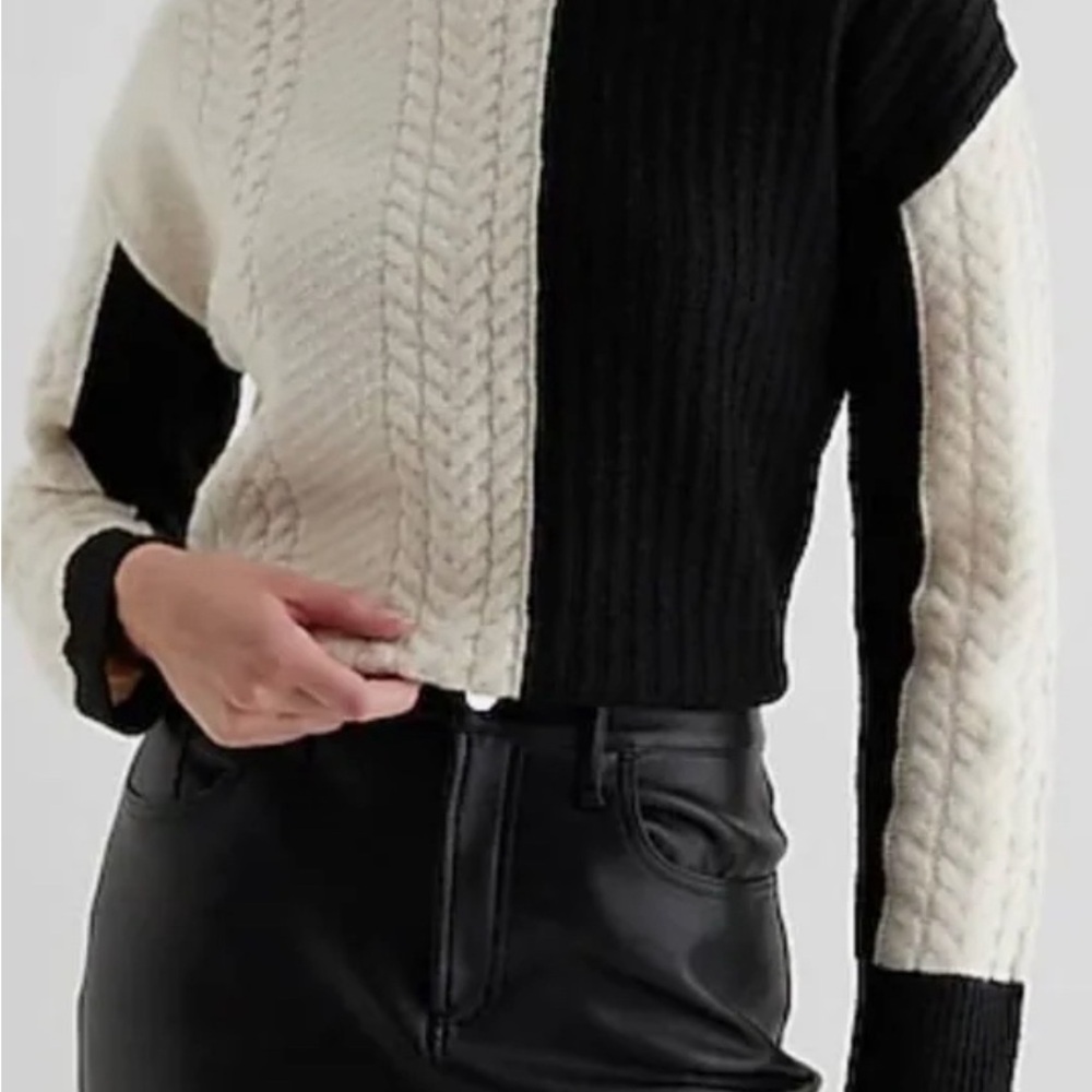 EXPRESS women’s color block sweater
